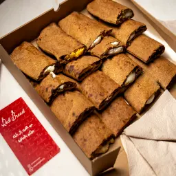 Red Bread Gathering Box